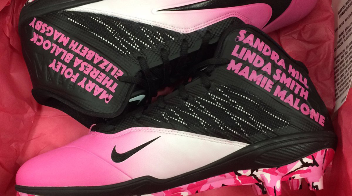 dangelo-williams-pink-cleats-2016.jpg